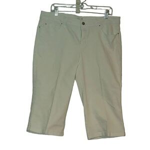 Rafaela sport ladies size 16 straight white denim Capris